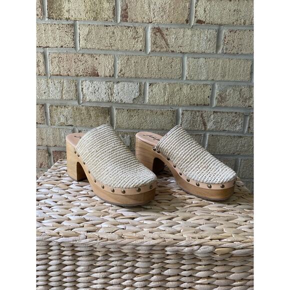 Free People Woven Cream and Tan Clogs - Picture 3 of 10